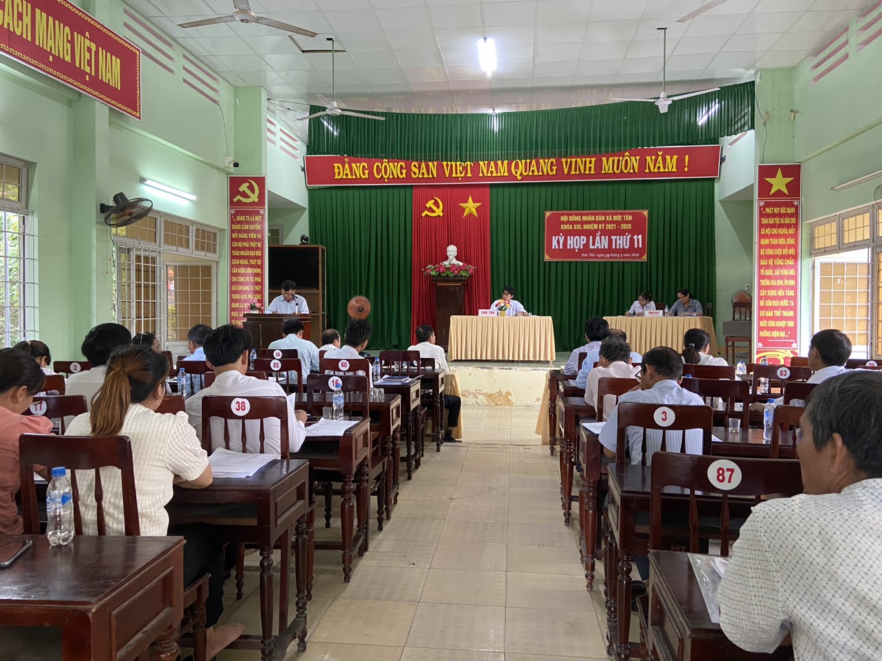 Đ/c: Hà Tấn Hồng - HUV, Bí thư Đảng ủy xã phát biểu chỉ đạo tại Hội nghị