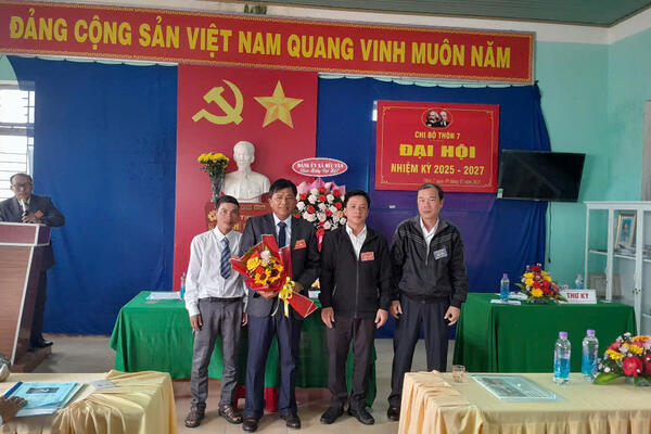 ĐẠI HỘI CHI BỘ THÔN 7, XÃ ĐỨC TÂN NHIỆM KỲ 2025-2027 THÀNH CÔNG TỐT ĐẸP